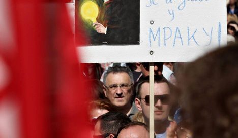 A_OBRAZOVANJE_JE_I_DALJE_U_MRAKU